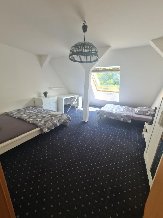 6 Bedroom Private Apartment & Lounge 罗斯托克 外观 照片