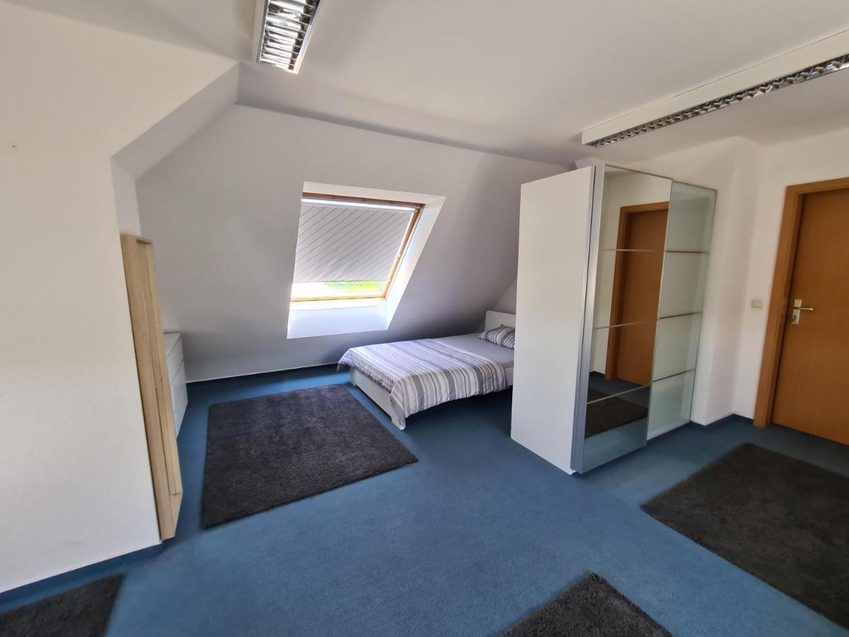 6 Bedroom Private Apartment & Lounge 罗斯托克 外观 照片