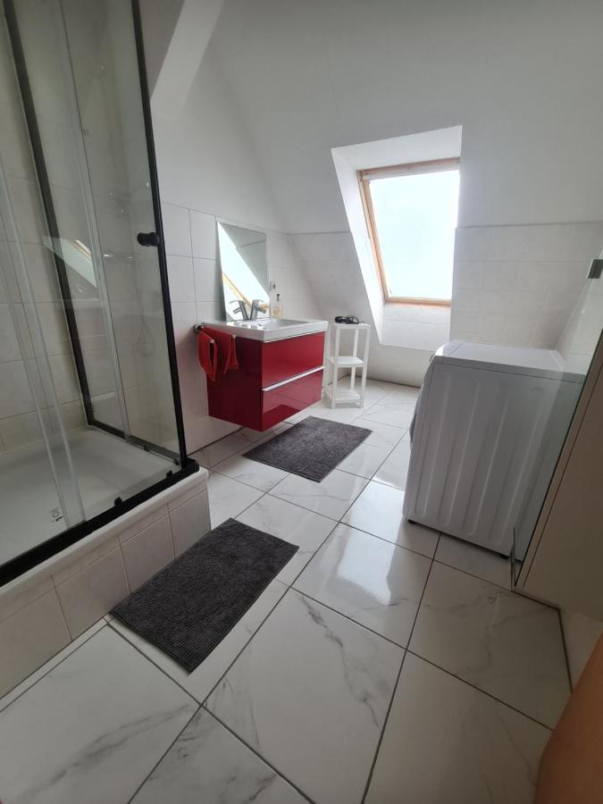 6 Bedroom Private Apartment & Lounge 罗斯托克 外观 照片
